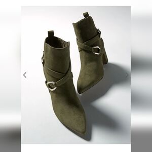 New White House Black Market Devon Suede Buckle Boots size 10 Heels Point Zip